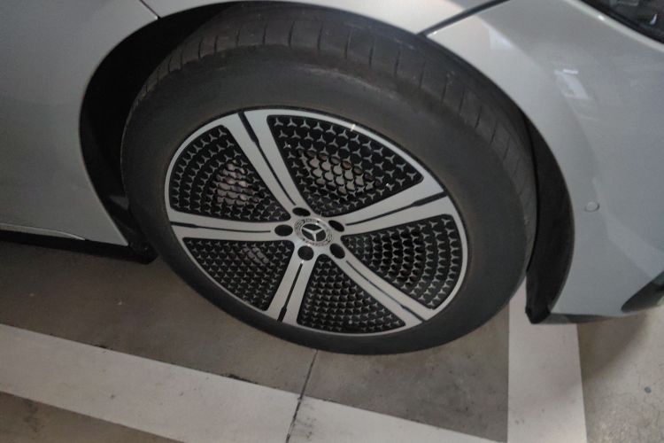 Mercedes-Benz EQS Class 2024 car image #9