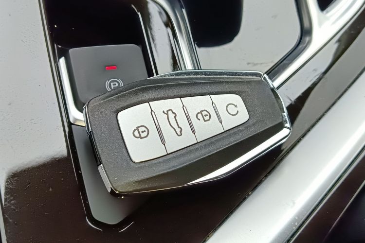 GEELY JiaJi New Energy 2021 car image #9