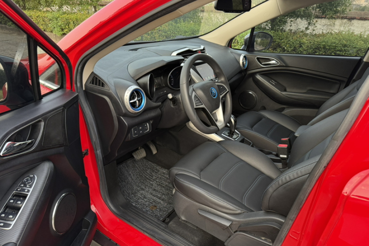 BYD Yuan New Energy 2018 car image #9