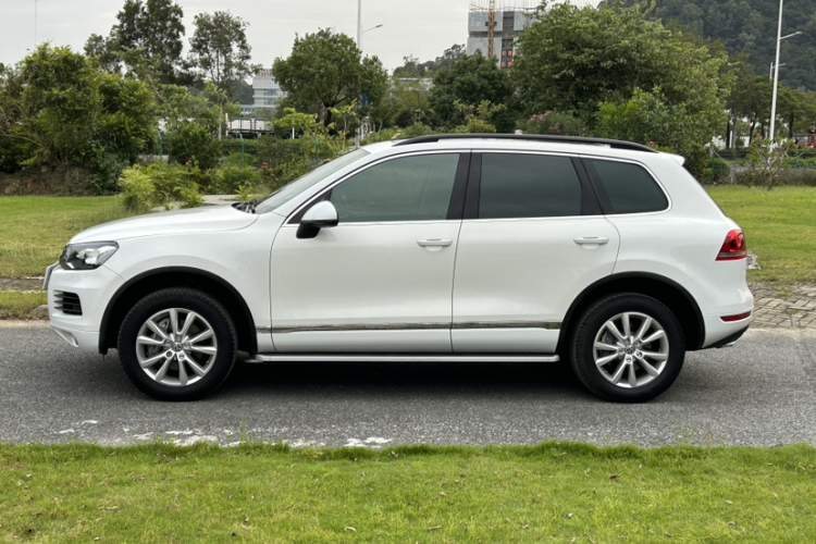 Volkswagen Touareg 2015 car image #9