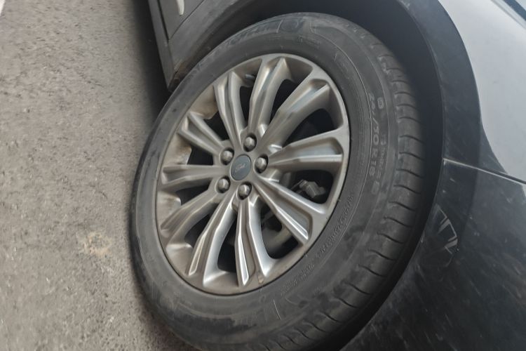 Ford Taurus 2022 car image #9