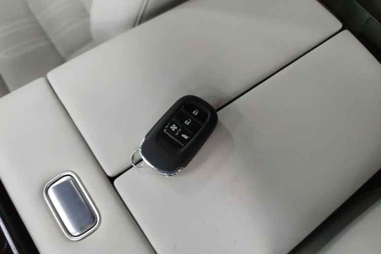 Honda S7 2025 car image #9