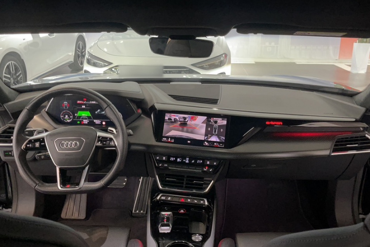 Audi RS e-tron GT 2024 car image #9