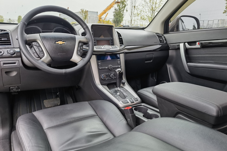 Chevrolet Captiva (Imported) 2015 car image #9
