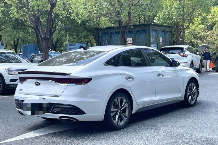 Hyundai Lafesta 2020 car image #9