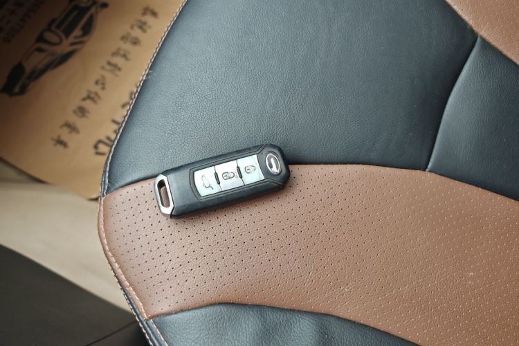 GAC Trumpchi GS5 Super 2015 car image #9