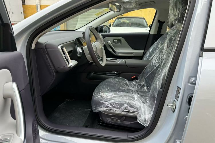 零跑汽车 零跑B01 2025 汽车图片 #9