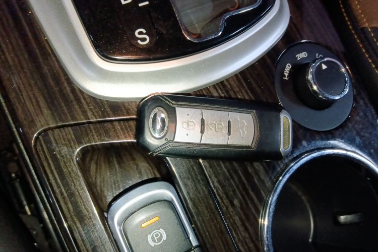 GAC Trumpchi GS5 Super 2016 car image #9