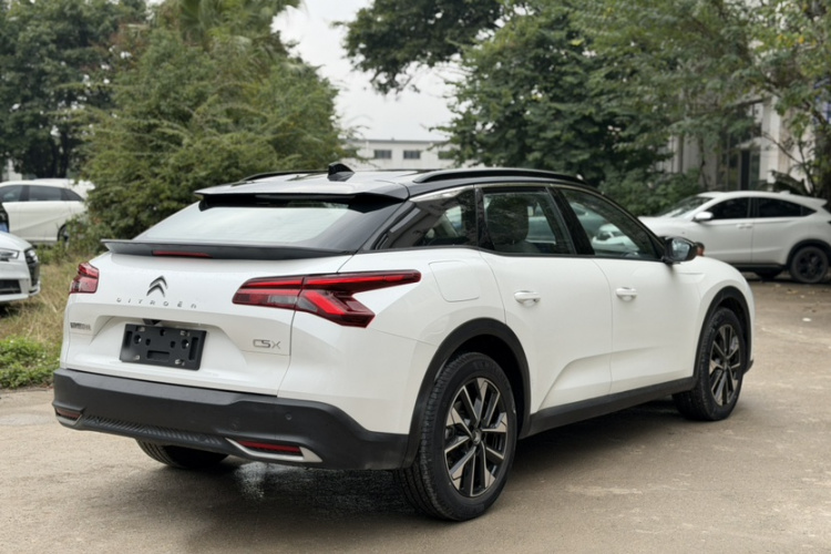 Citroen C5 X 2023 car image #9