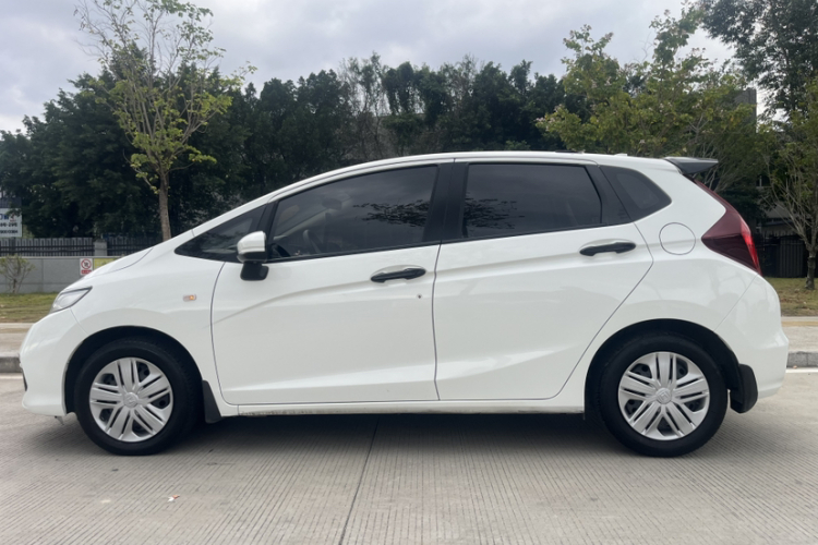 Honda Fit (Imported) 2019 car image #9