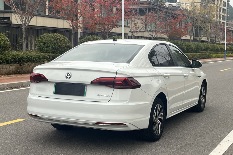 Volkswagen Bora Pure Electric 2020 صورة سيارة #9