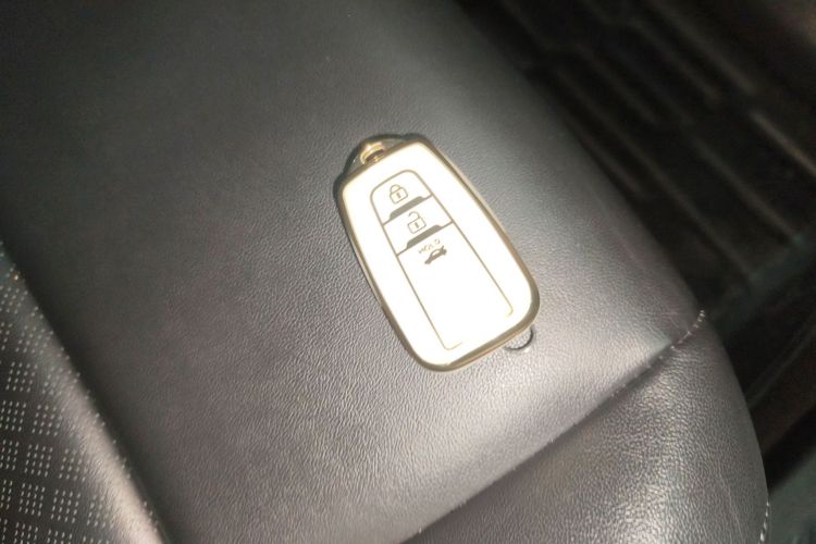 Toyota C-HR EV 2020 #9 Toyota C-HR EV 2020 immagine di auto #9