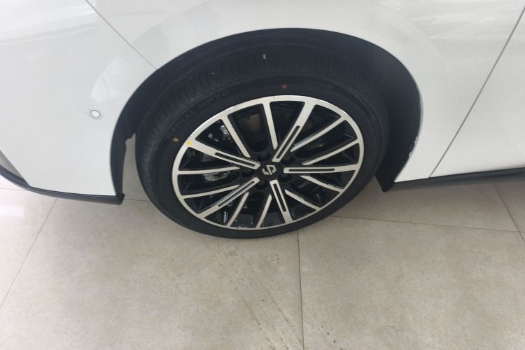 零跑汽车 零跑B01 2025 汽车图片 #9