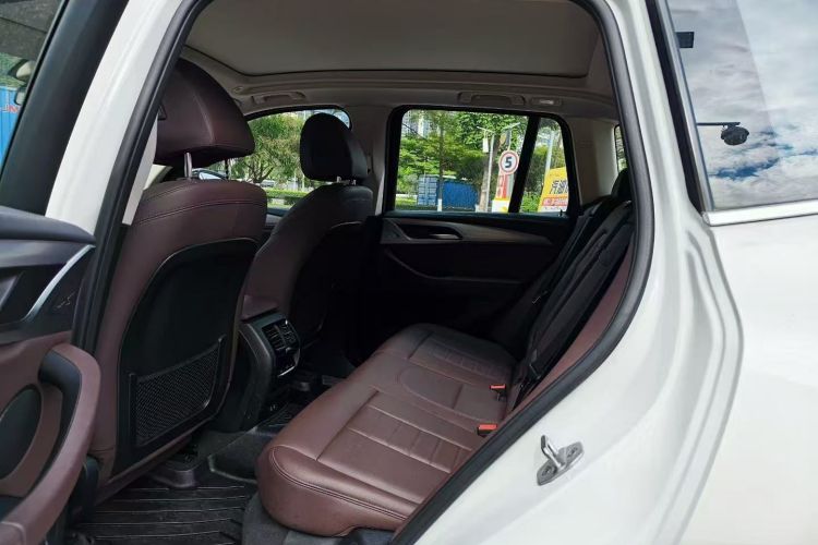 BMW iX3 2021 car image #9