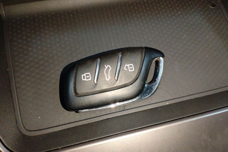 Roewe D5X DMH 2024 image de voiture #9