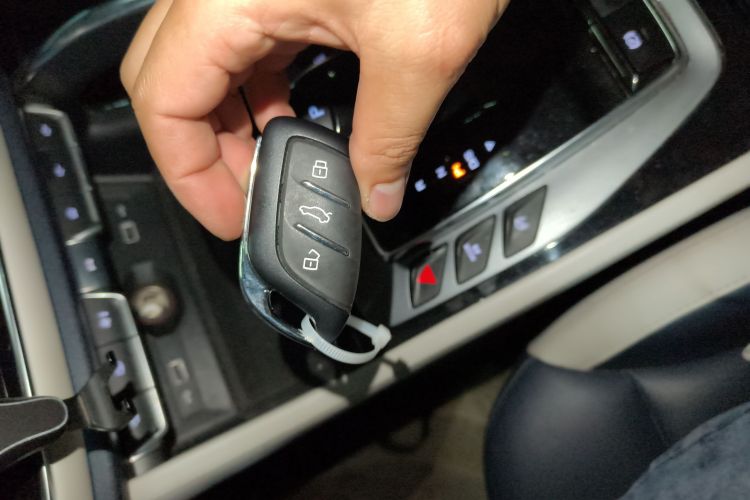 MG Pilot 2021 car image #9