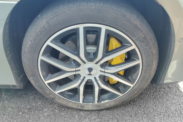 Denza Z9GT 2025 car image #9