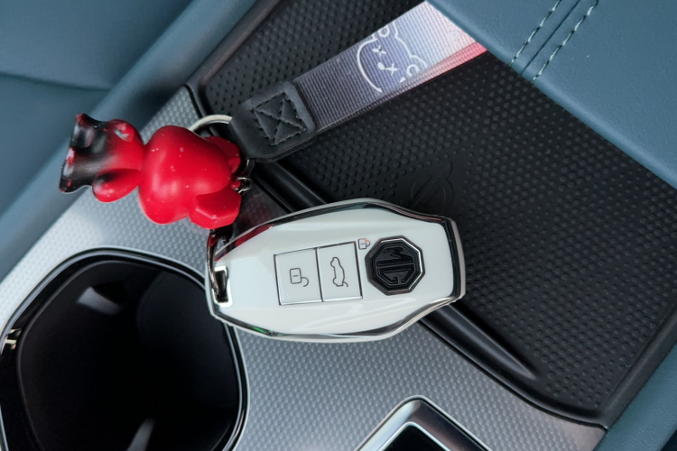 MG 7 2024 car image #9