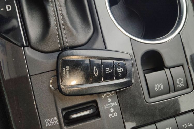 Toyota Crown Kluger 2021 car image #9