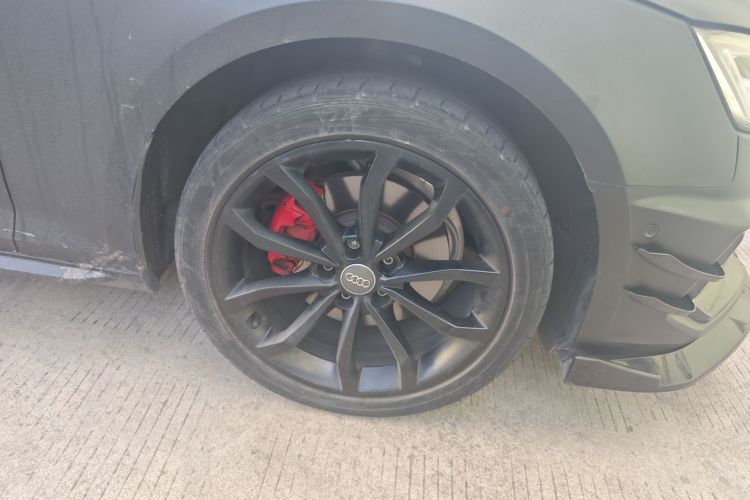 Audi A4L 2019 car image #9