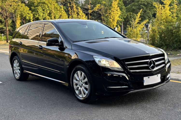 Mercedes-Benz R Class 2017 #9 Mercedes-Benz R Class 2017 car image #9