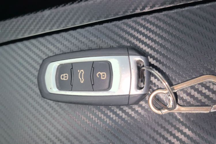 GEELY Ulion New Energy 2018 #9 GEELY Ulion New Energy 2018 car image #9