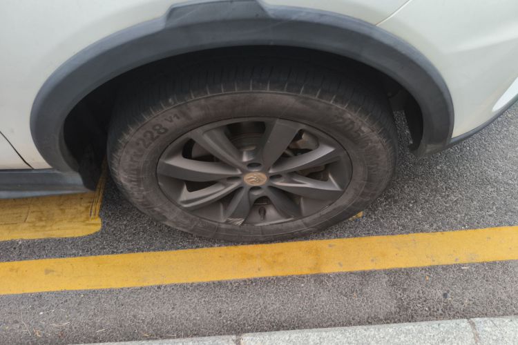 BYD Yuan New Energy 2019 immagine di auto #9