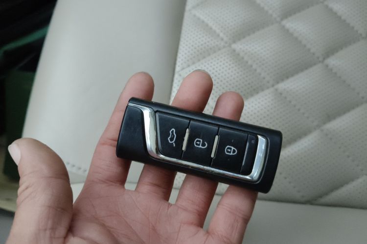 GAC Trumpchi GA8 2017 #9 GAC Trumpchi GA8 2017 car image #9