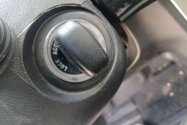 Chevrolet Captiva (Imported) 2014 #9 Chevrolet Captiva (Imported) 2014 car image #9