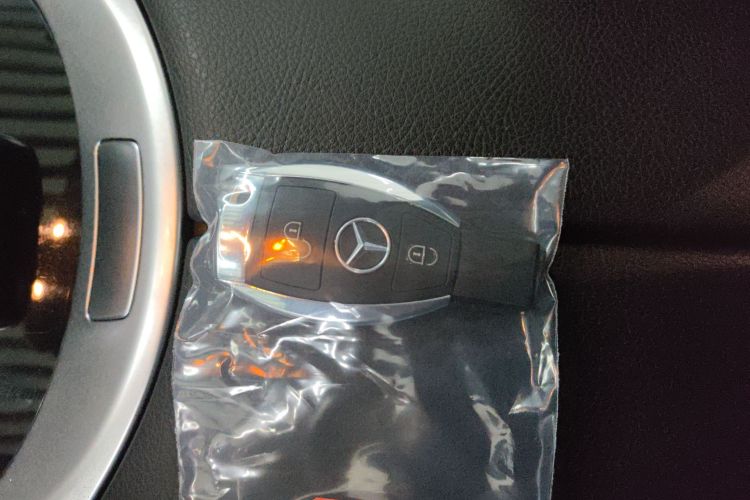 Mercedes-Benz GLC Class 2016 car image #9