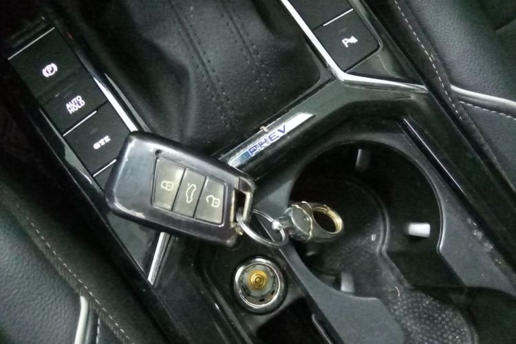 Volkswagen Passat New Energy 2023 immagine di auto #9