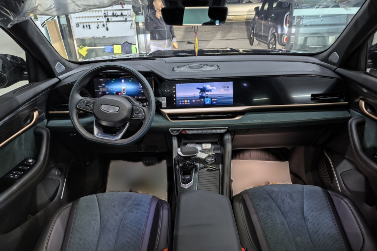 GEELY Monjaro MHEV 2025 car image #9