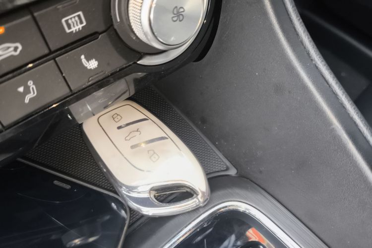 MG EZS Electric 2021 car image #9