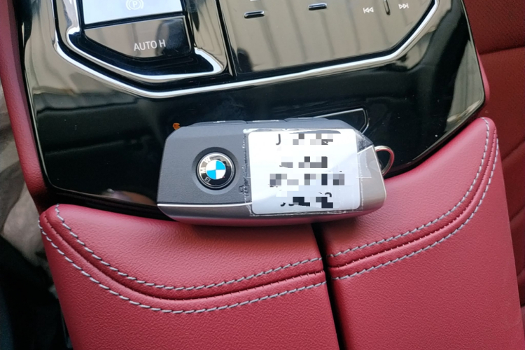 BMW i5 M60 2025 #9 BMW i5 M60 2025 car image #9