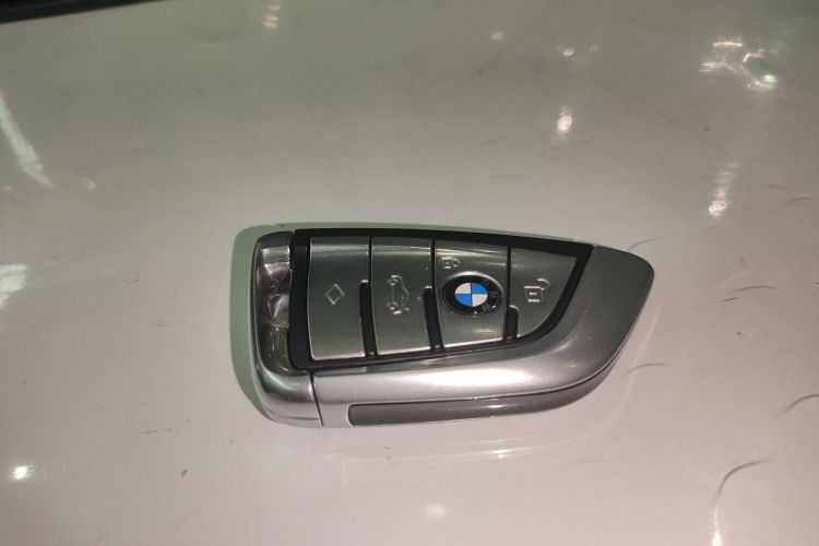 BMW M760Le 2017 #9 BMW M760Le 2017 car image #9