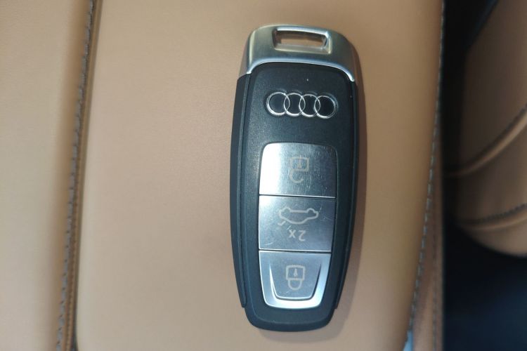 Audi Q6 2024 صورة سيارة #9