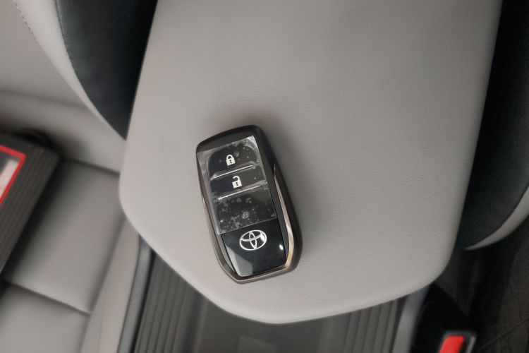 Toyota bZ3 2024 immagine di auto #9