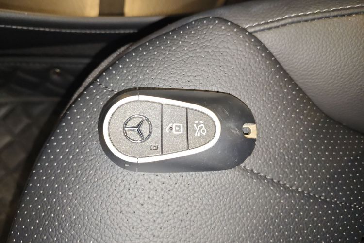 Mercedes-Benz EQE Class 2024 car image #9