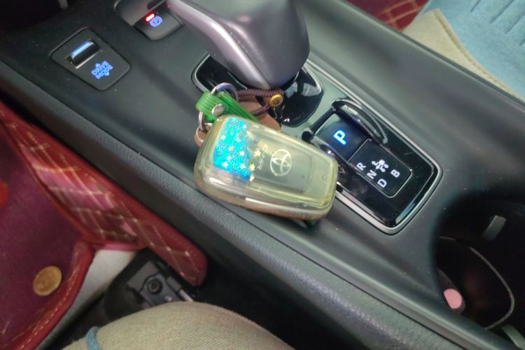 Toyota C-HR EV 2021 #9 Toyota C-HR EV 2021 immagine di auto #9