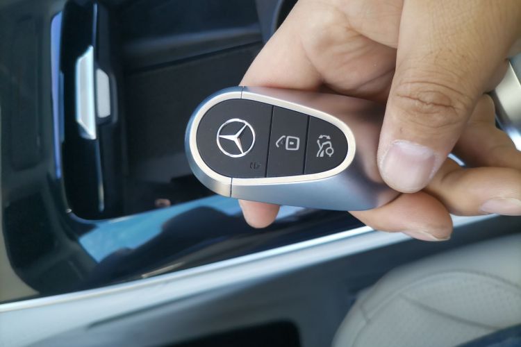 Mercedes-Benz EQE Class 2023 car image #9