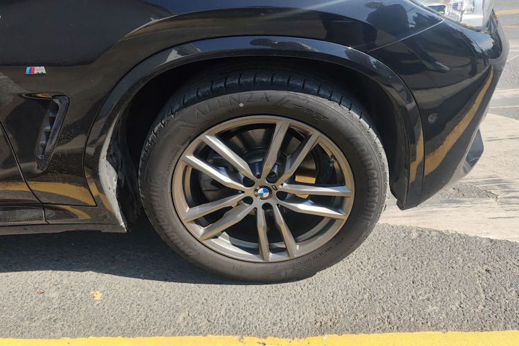 BMW X4 M40i 2019 #9 BMW X4 M40i 2019 car image #9