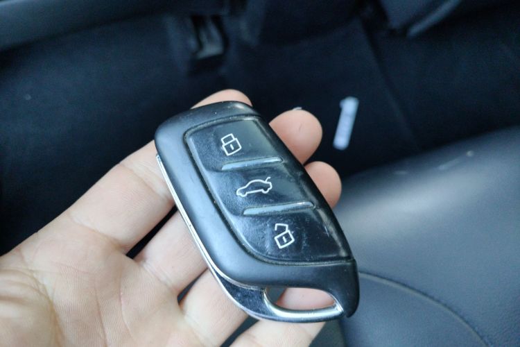 MG EZS Electric 2020 car image #9