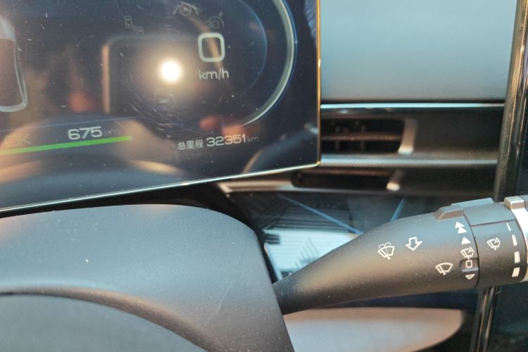 BYD Seal 2023 car image #9