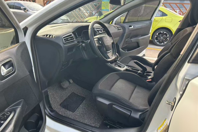 Citroen C4 C-Quatre 2018 car image #9