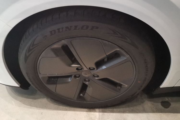 Li i6 2025 image de voiture #9