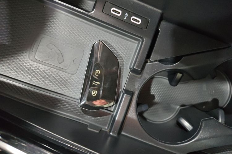 Volkswagen ID.6 Crozz 2022 #9 Volkswagen ID.6 Crozz 2022 car image #9