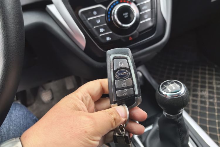 SWM斯威汽车 SWM斯威X3 2022 #9 SWM斯威汽车 SWM斯威X3 2022 汽车图片 #9