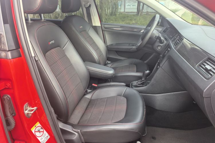 Skoda Rapid Spaceback 2016 immagine di auto #9