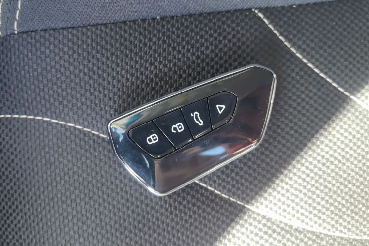 X70M 2021 #9 X70M 2021 car image #9