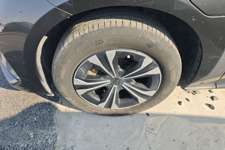 Toyota bZ4X 2024 immagine di auto #9